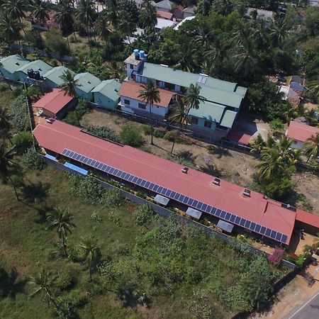The Long Hostel Arugam Bay Exterior foto
